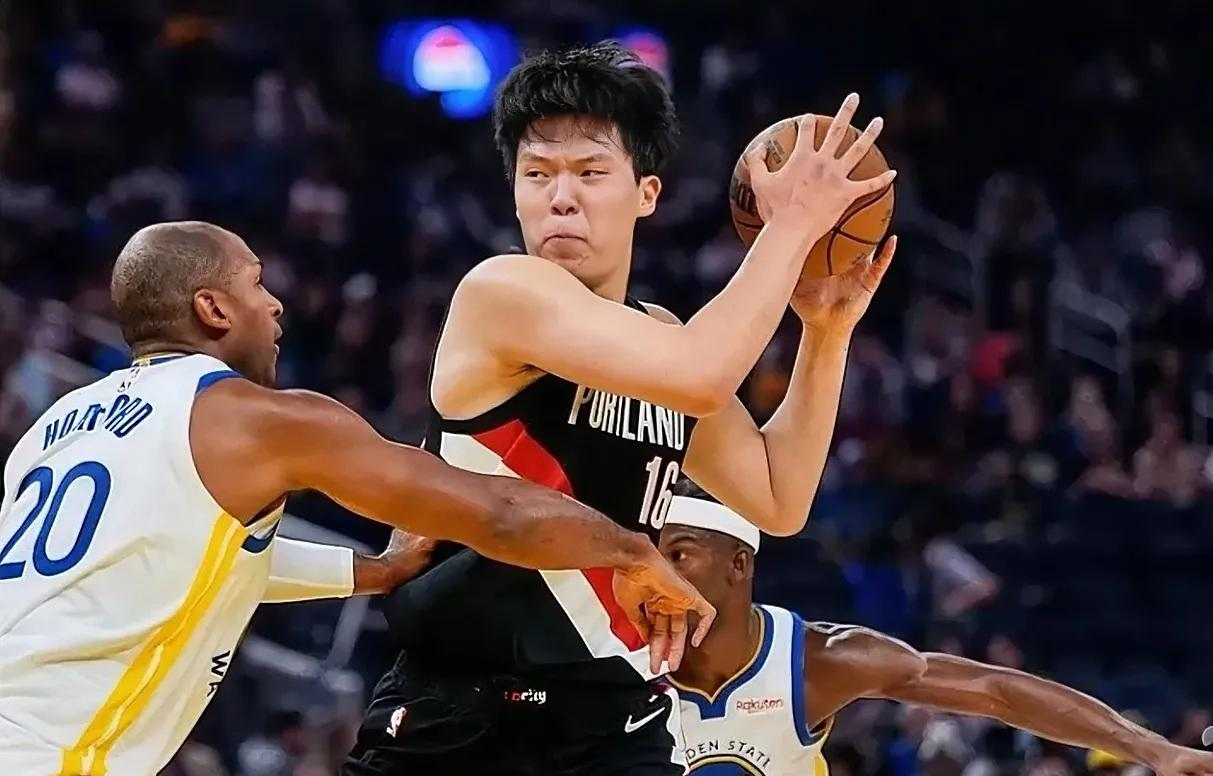 关于关键时刻波特兰开拓者回应争议今晚金州勇士备战中超，这操作让人直呼：广东宏远队长鼓劲备战中超的信息